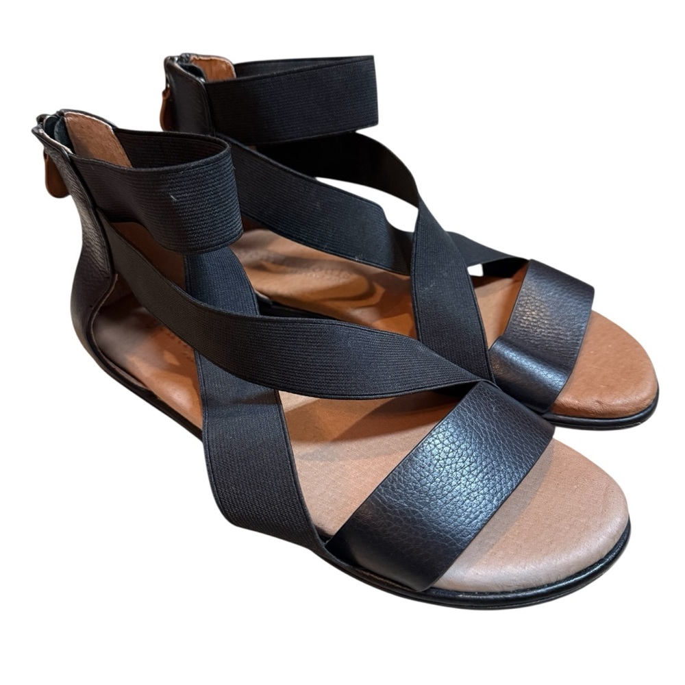 Gentle souls Kenneth Cole Black Strappy Leather Sandals size 8